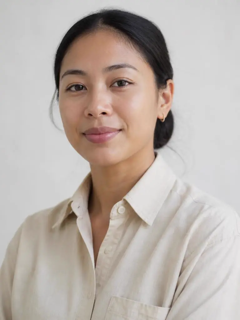 Manoa, Chargée de production et office manager